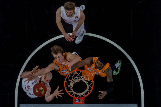 他不仅是一 他不仅是一